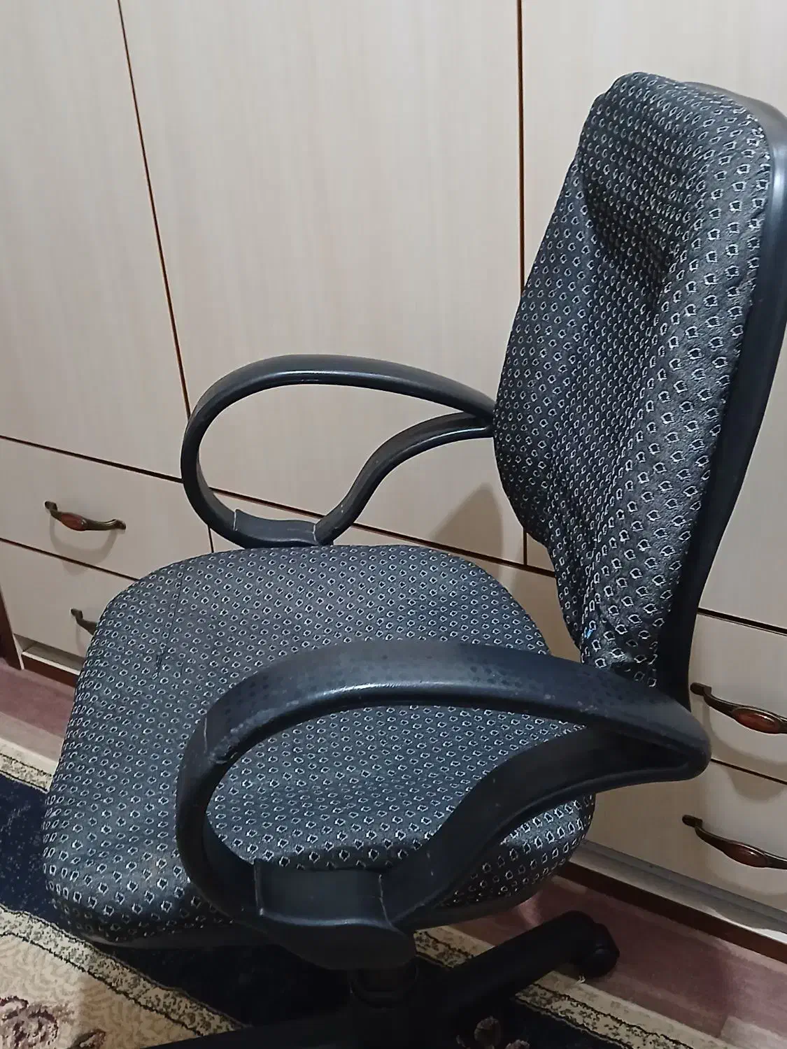 صندلی چرخدار|صندلی و نیمکت|محمدشهر, محمدشهر|دیوار