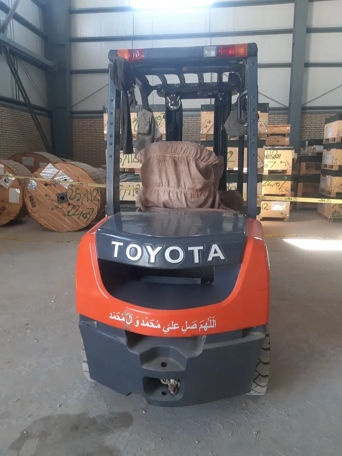 اجاره لیفتراک 3 تن تویوتا ژاپنی کانتینررو 2024|خدمات حمل و نقل|بندر ماهشهر, |دیوار