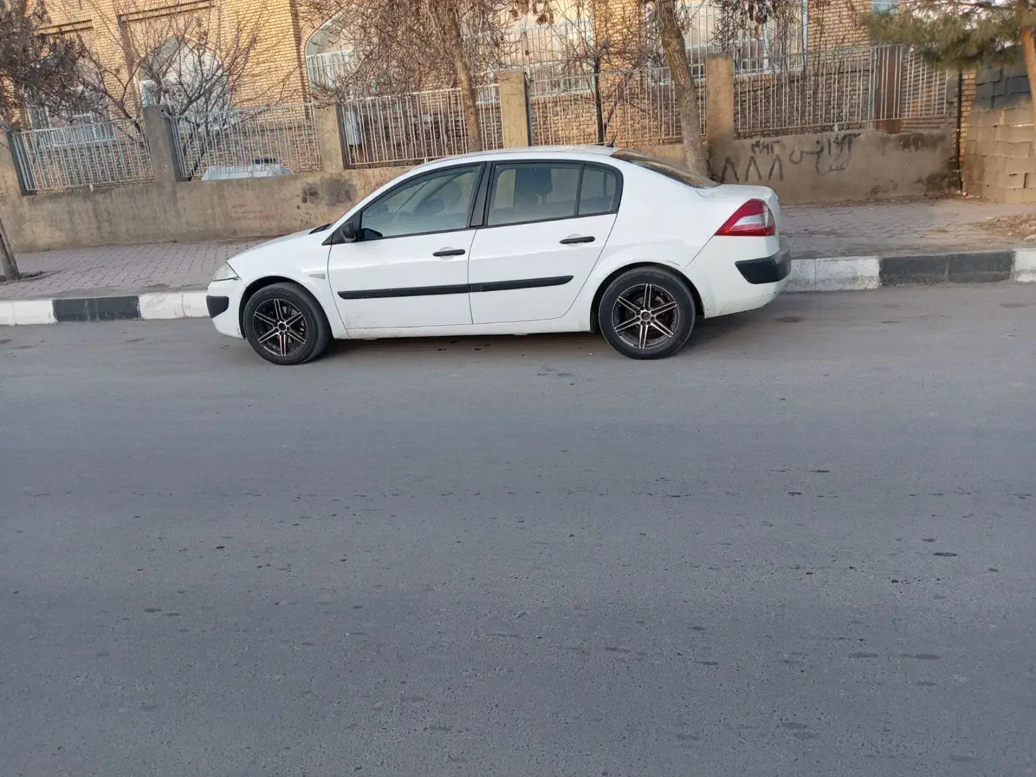 مگان مدل ۹۰|خودرو سواری و وانت|گلبهار, شهر جدید گلبهار|دیوار