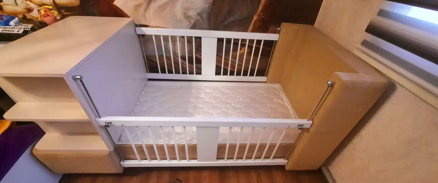 تخت خواب کودک در حد نو|تخت و صندلی بچه|ارومیه, |دیوار