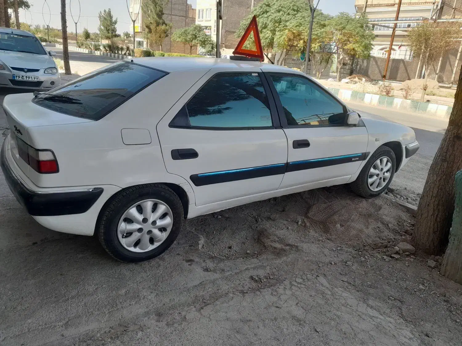 زانتیا ۱۸۰۰ مدل ۸۲|خودرو سواری و وانت|برخوار, |دیوار