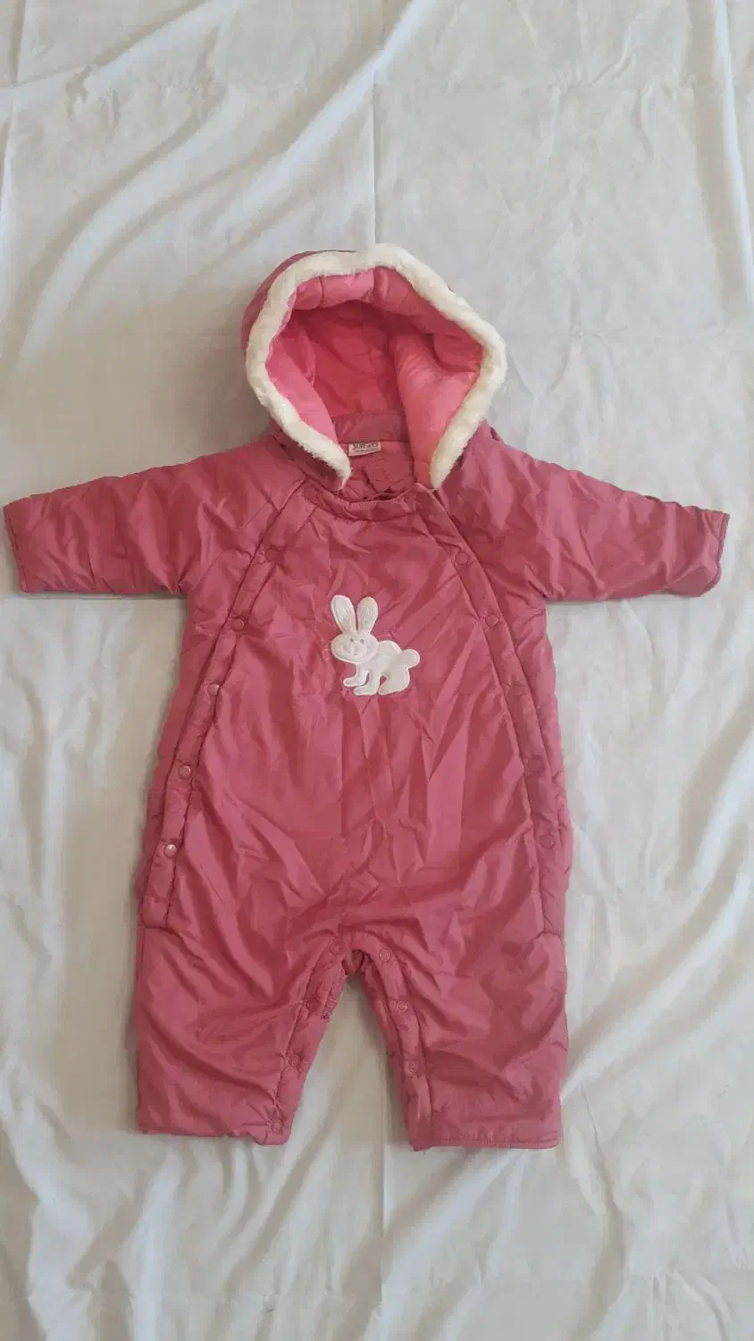 تعدادی لباس زمستانه بچه گانه|کفش و لباس بچه|صدرا-فارس, فاز ۱|دیوار