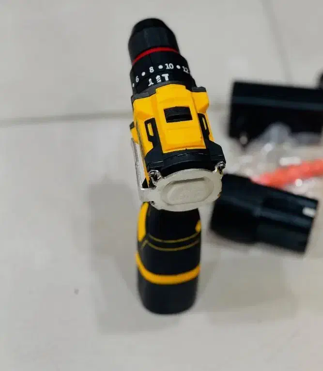 دریل شارژی براشلس پشت فلزی ضد آب دیوالت 18ولت|ابزارآلات|اهواز, پردیس دو|دیوار