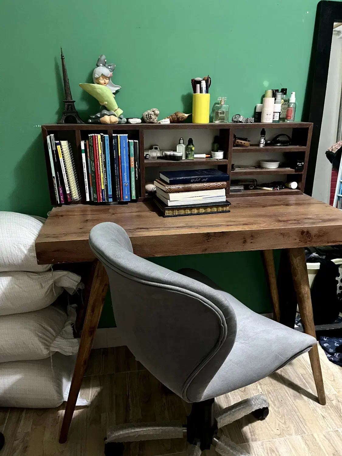 میز تحریر و صندلی|میز تحریر و کامپیوتر|رشت, منظریه|دیوار