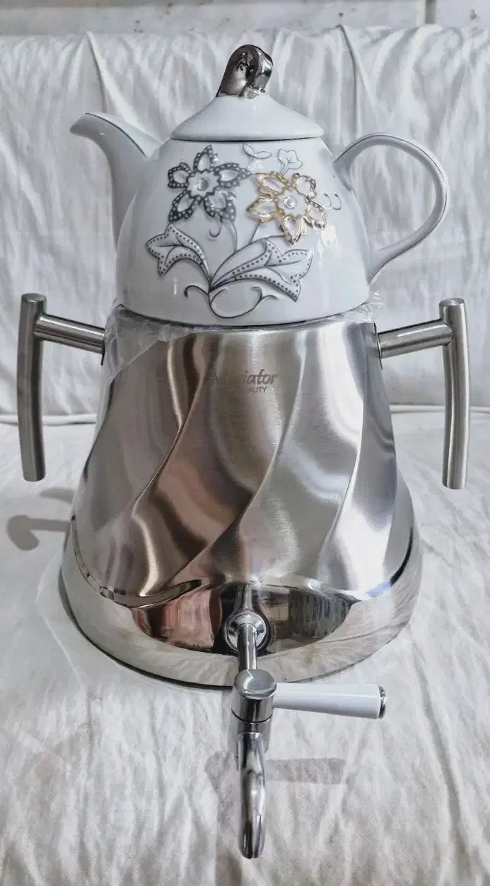 کتری قوری|قوری، کتری، قهوه‌ساز دستی|کلاله, |دیوار