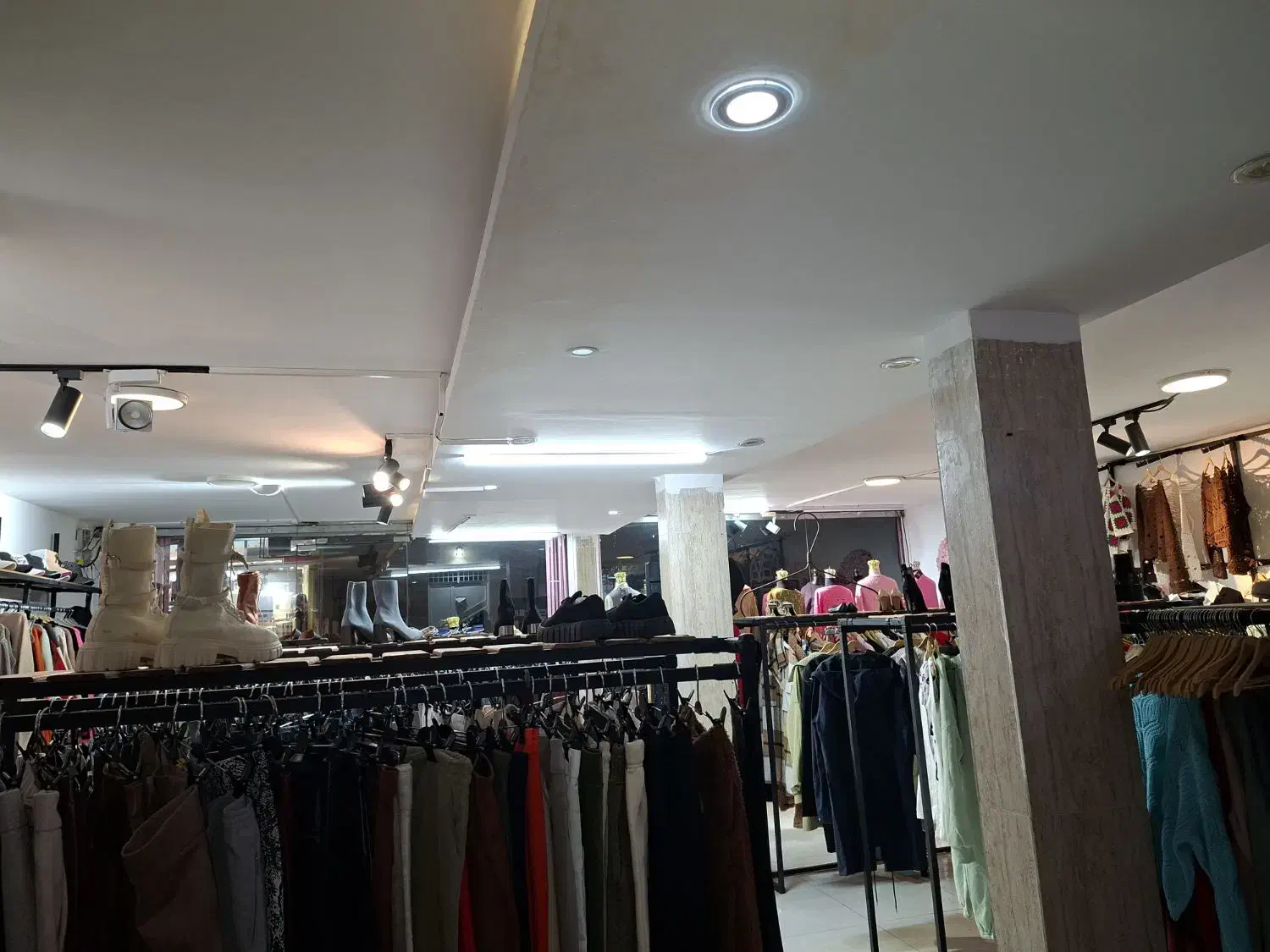 اجاره ی یک باب مغازه ی دو دهنه با متراژ ۷۸ متر|اجارهٔ مغازه و غرفه|ارومیه, |دیوار