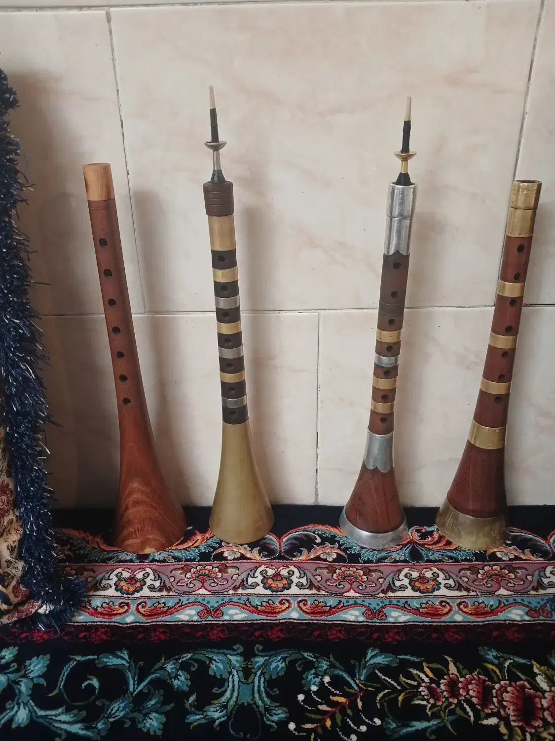 ساز|سازهای بادی|فیروزآباد (فارس), |دیوار