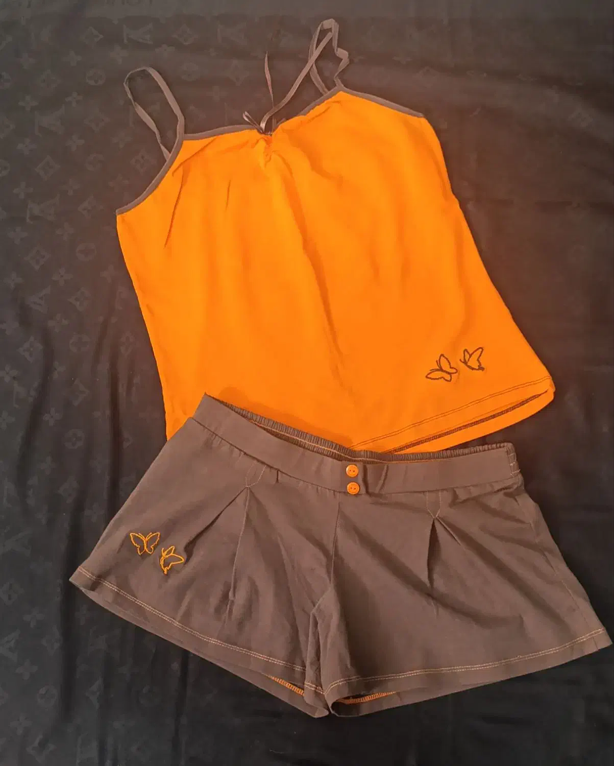 تاب شلوارک|لباس|قم, باجک یک|دیوار