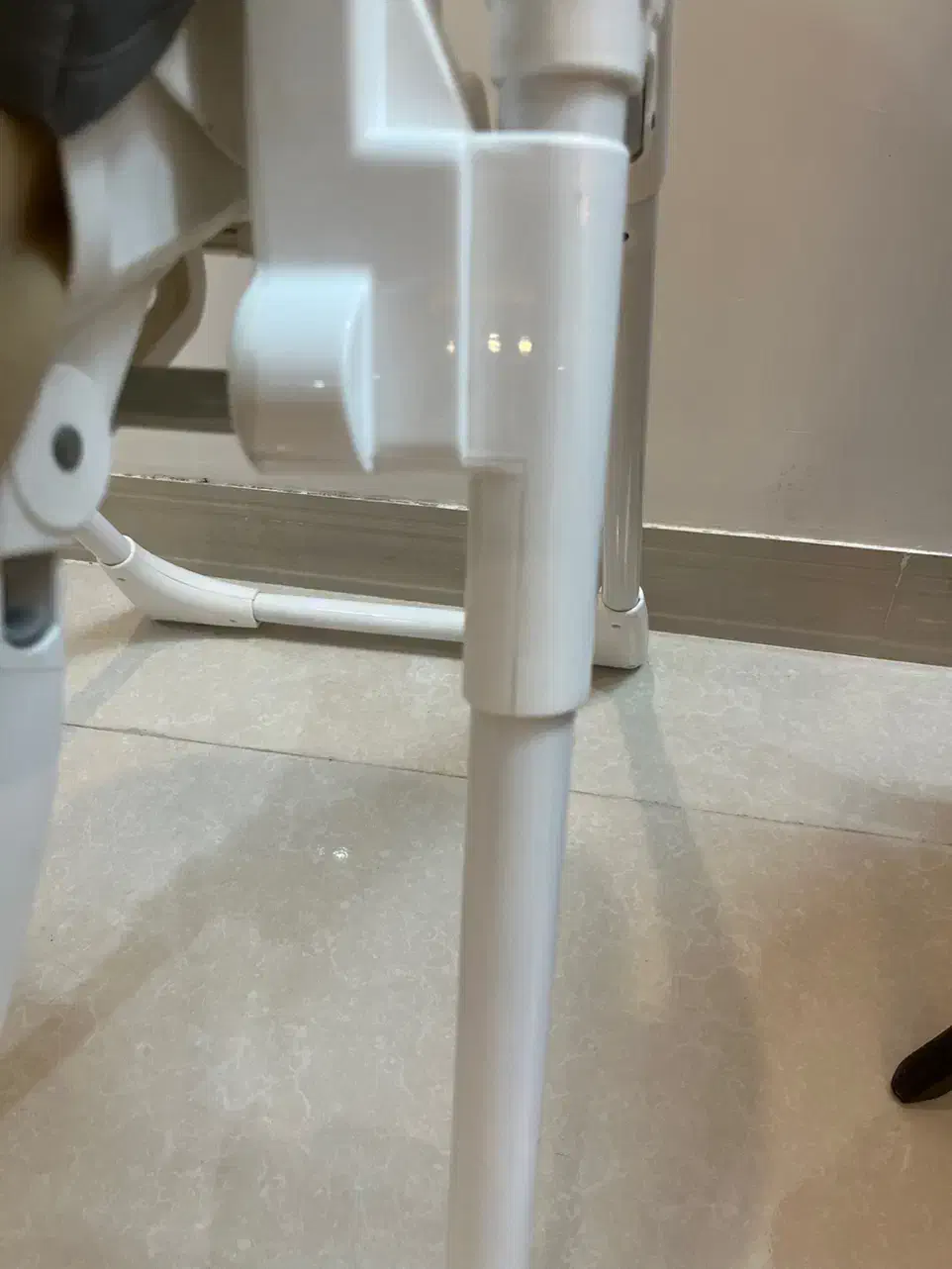 صندلی غذا کودک|میز و صندلی غذاخوری|سبزوار, بیهق شرقی|دیوار