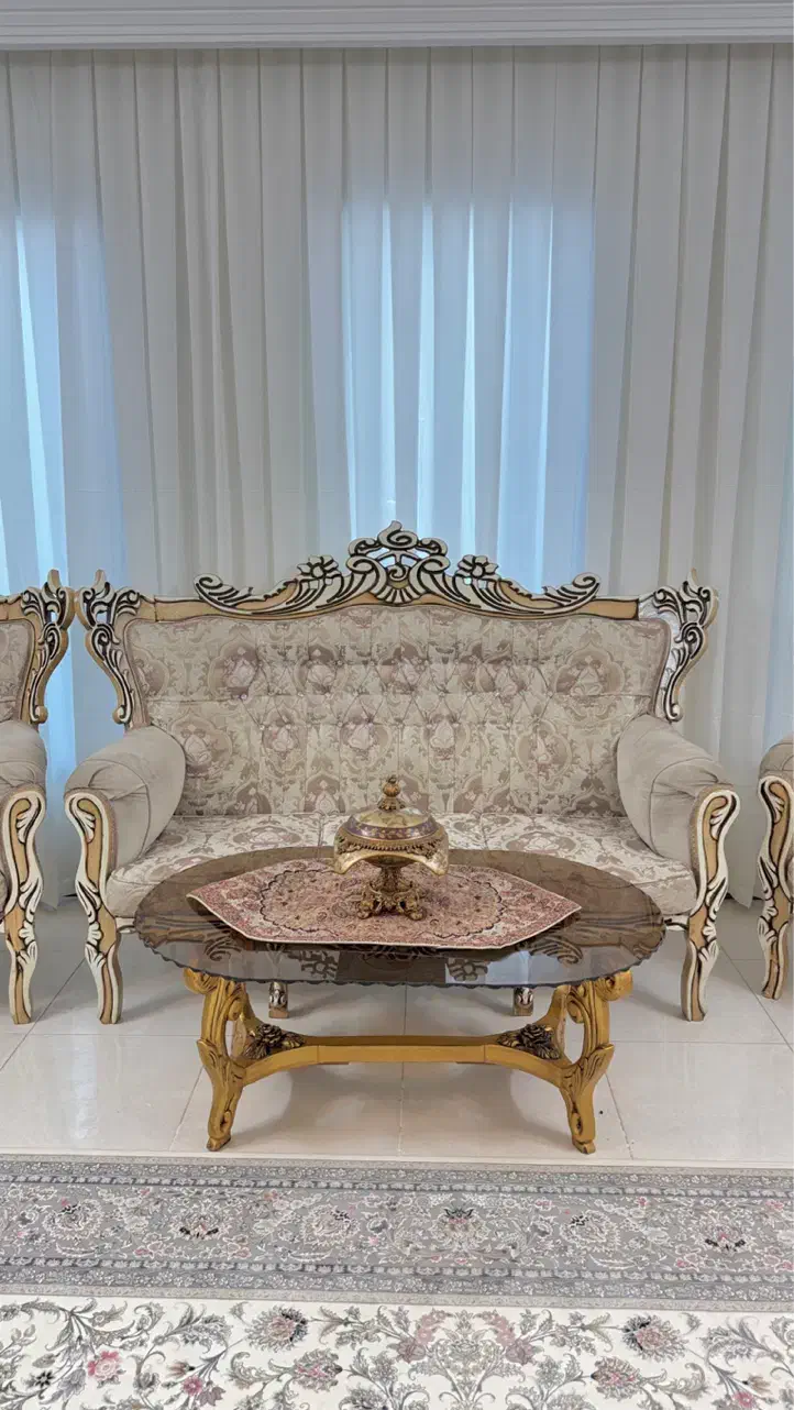 فروش مبل به دلیل جابجایی|مبلمان خانگی و میز عسلی|کاشان, امیرکبیر|دیوار