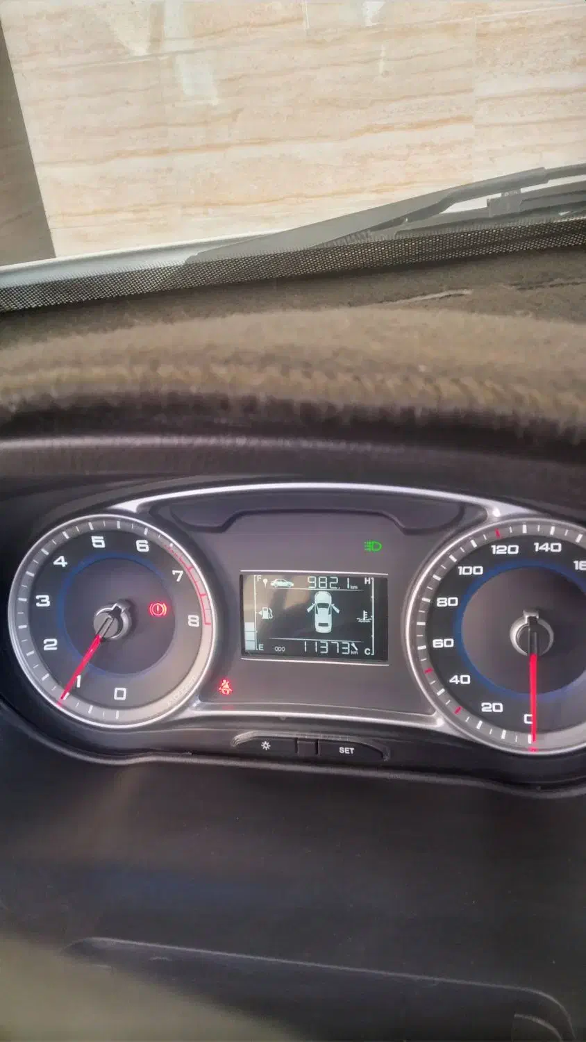 کوییک مدل ۴۰۲|خودرو سواری و وانت|شیراز, محراب|دیوار