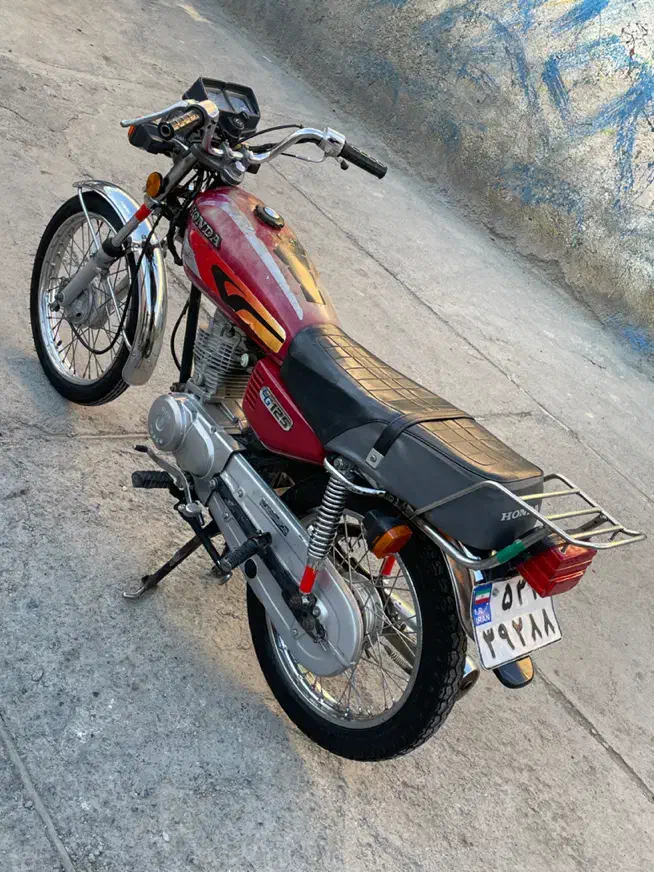 هندا۱۲۵مدل۸۱|موتورسیکلت|خمین, |دیوار