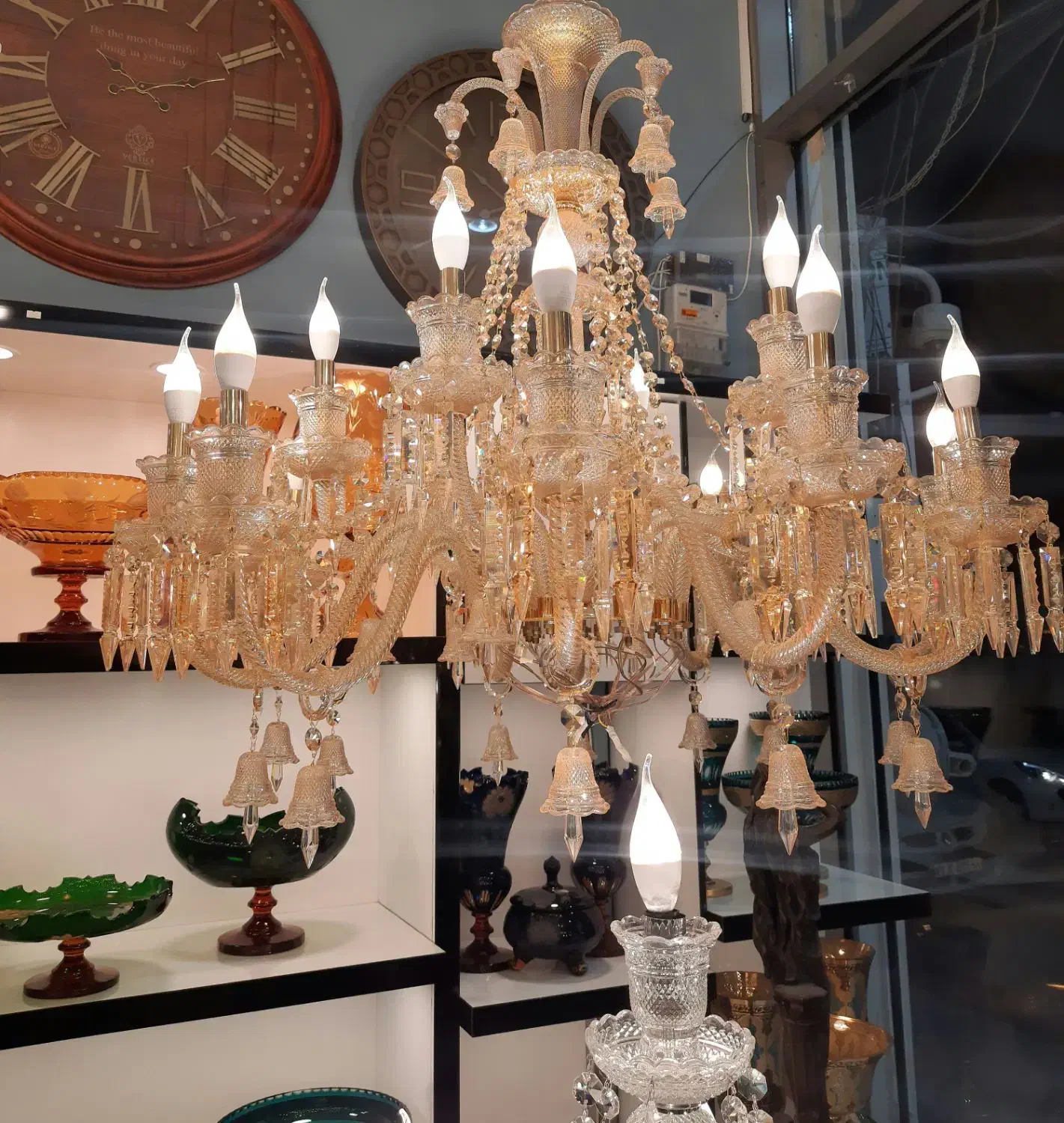 فروشنده لوستر و لوازم دکوری منزل|استخدام خدمات فروشگاه و رستوران|اردبیل, |دیوار