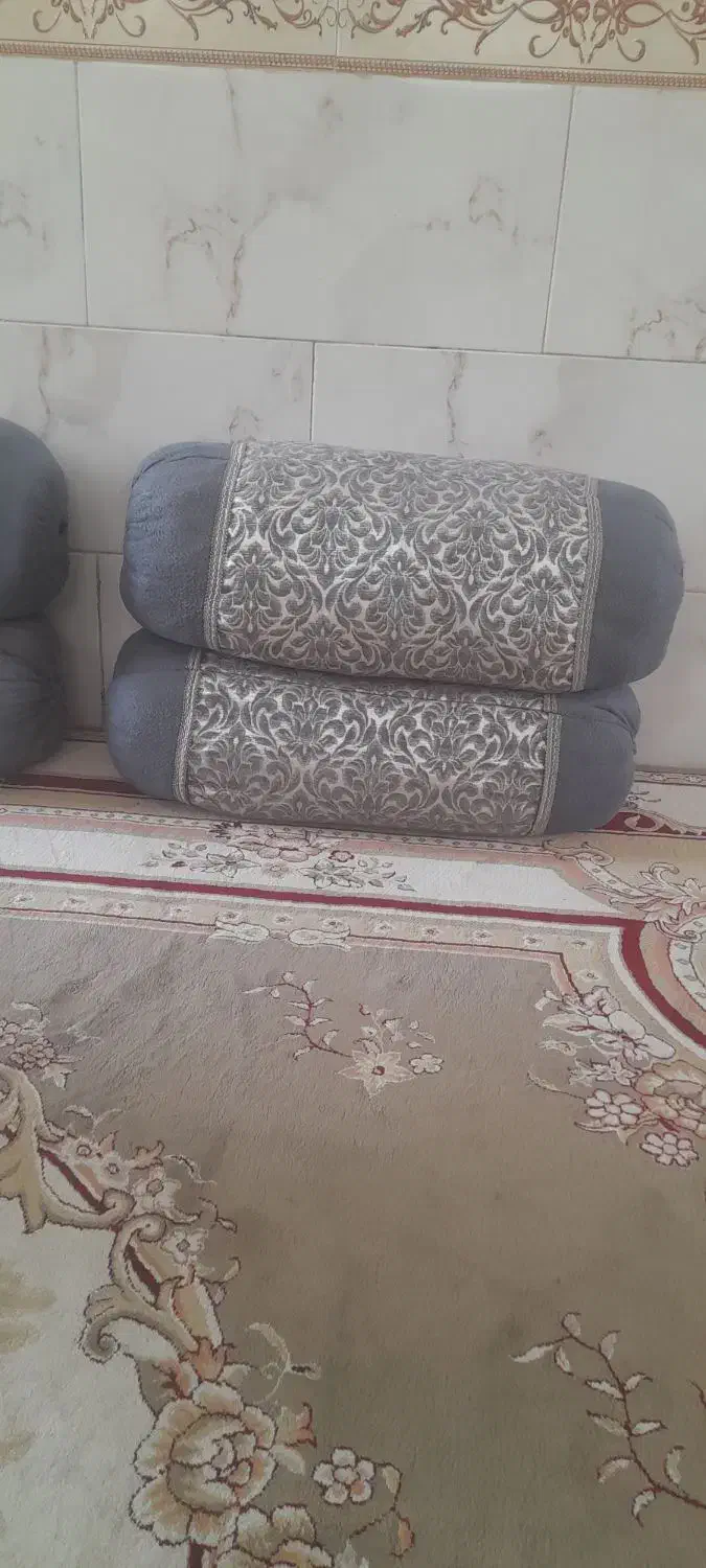بالشت زیر دستی|رختخواب، بالش، پتو|شیراز, شهرک مهرگان|دیوار