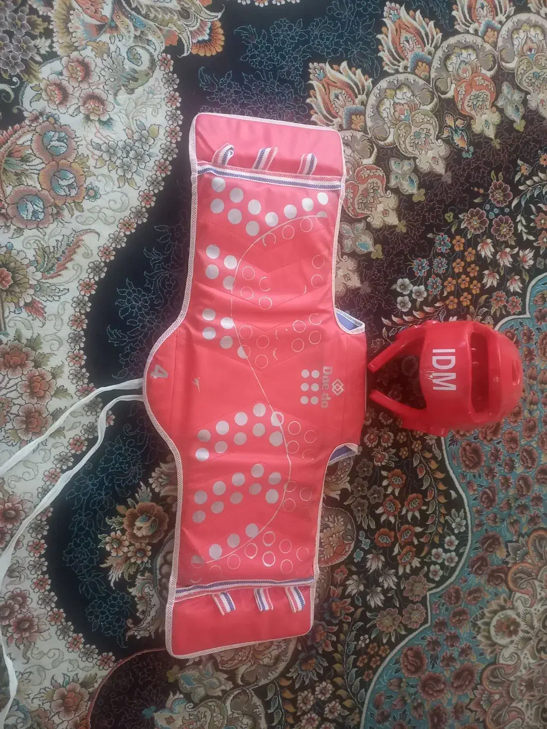 هوگو وکلاه حرفعی تکواندو|تجهیزات ورزشی|قم, باجک یک|دیوار