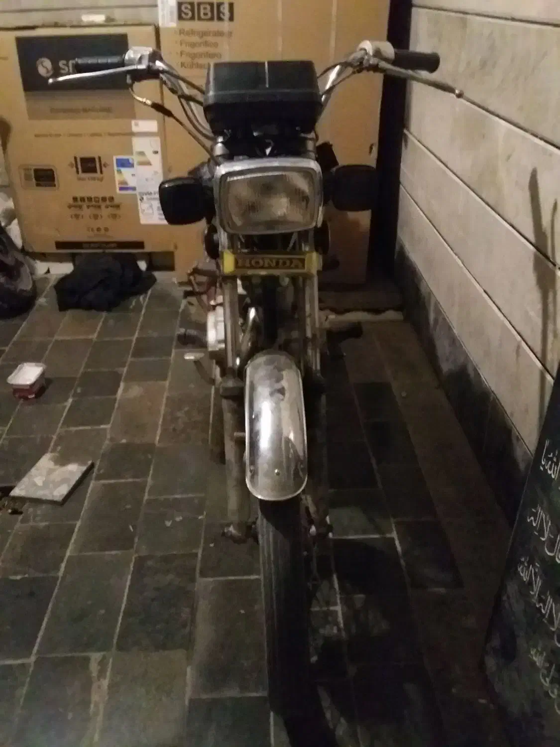 موتور مدل ۸۳ پلاک قدیم|موتورسیکلت|خمینی‌شهر, |دیوار