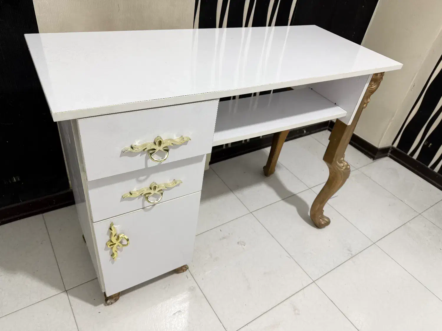 میز ناخن نو|آرایشگاه و سالن‌های زیبایی|تهران, شهرک نفت|دیوار