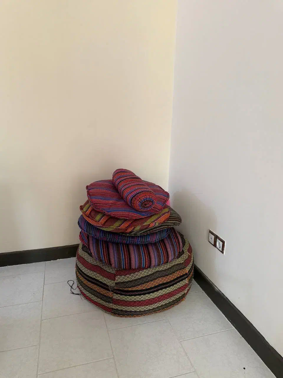 ست مبل و میز تولویزیون و تخت خواب|مبلمان خانگی و میز عسلی|چابهار, |دیوار