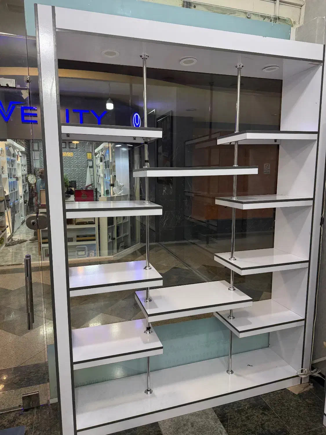 ویترین فروشگاهی|بوفه، ویترین، کنسول|تهران, فلسطین (میدان انقلاب)|دیوار