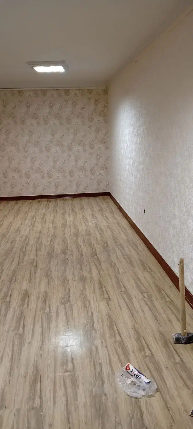 نصب و نصاب کاغذ دیواری و کفپوش و قرنیز|خدمات پیشه و مهارت|کرج, باغستان|دیوار