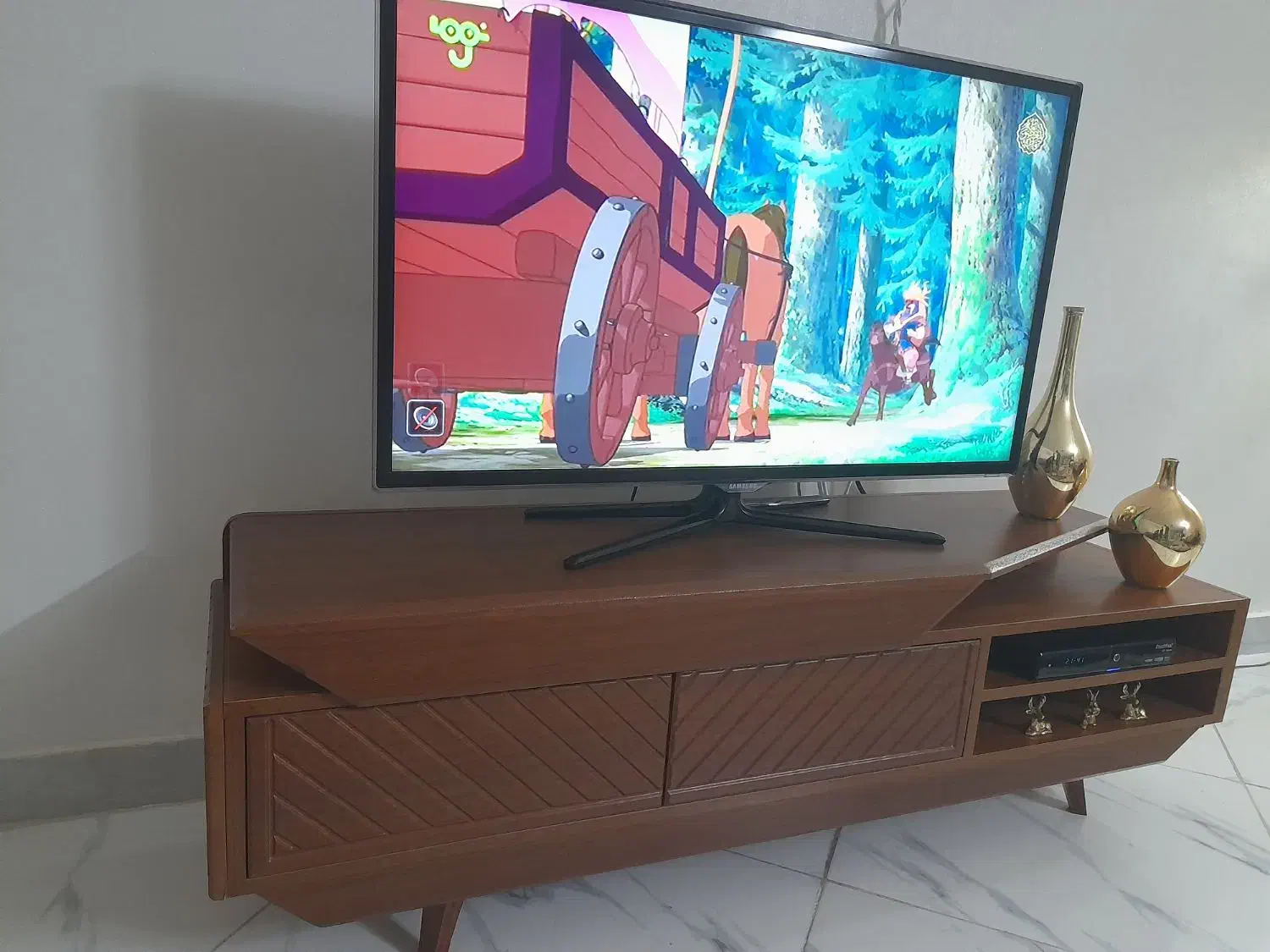 میز تلوزیون در حد نو|میز تلویزیون|تاکستان, |دیوار