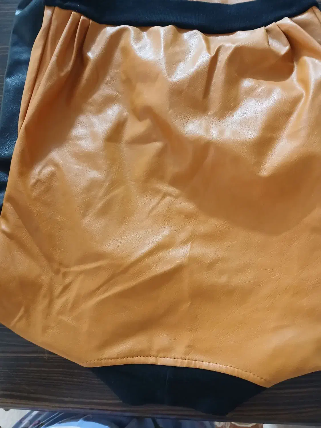 کاپشن چرم مناسب سن  ۶ تا ۸ سال|کفش و لباس بچه|اسلام‌شهر, شهرک قائمیه|دیوار