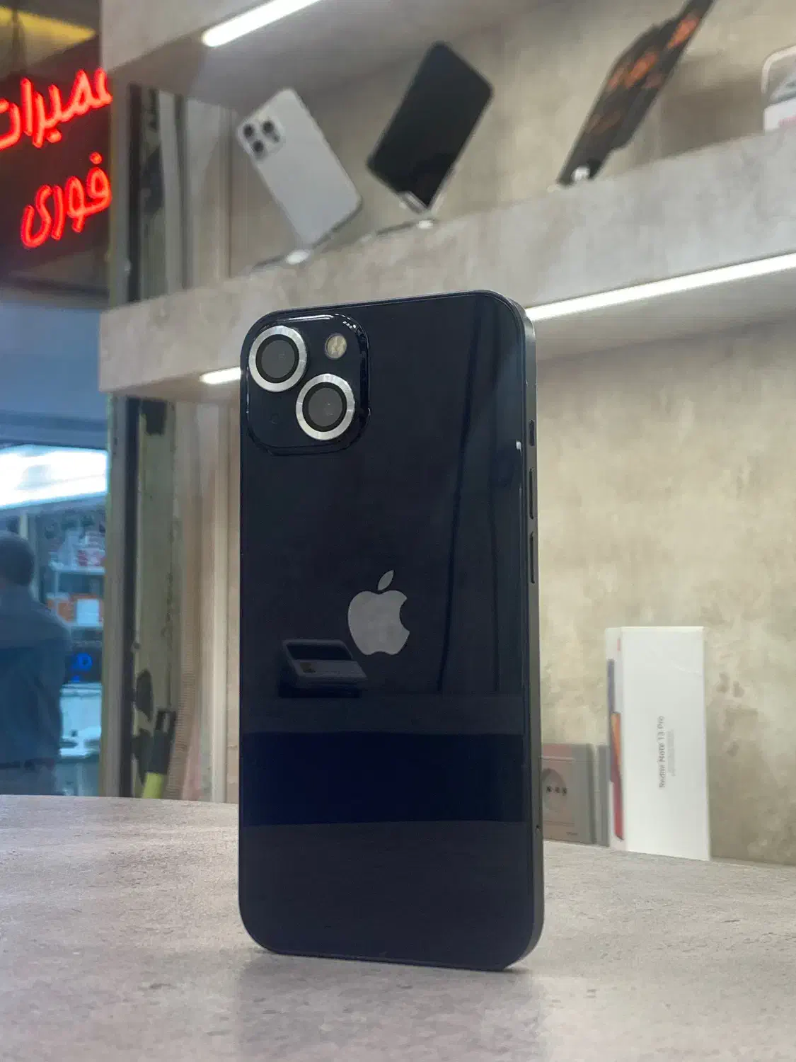 ایفون ۱۳ نرمال|موبایل|سبزوار, قائم|دیوار