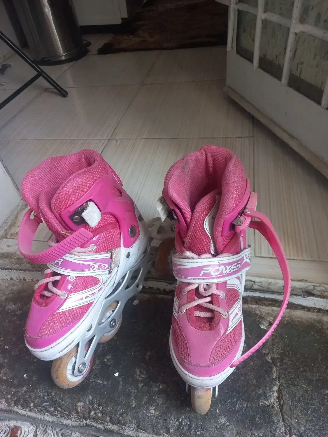 کفش اسکیت سالم ترمز دار|دوچرخه، اسکیت، اسکوتر|فولادشهر, B1|دیوار