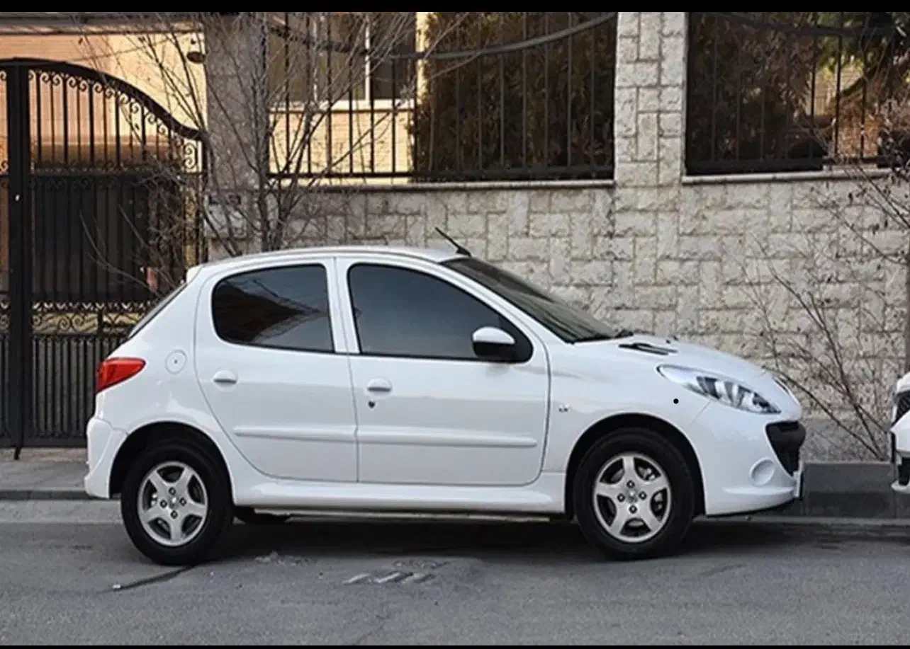 کارشناس و مرکز خرید خودرو تصادفی و چپی|خودرو سواری و وانت|شیراز, حومه شیراز|دیوار