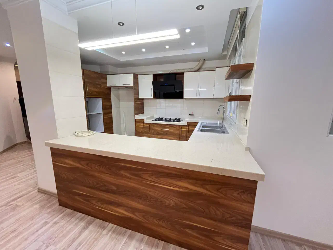 آپارتمان ۱۳۵ متری ۲ خواب دروس تک بازدید