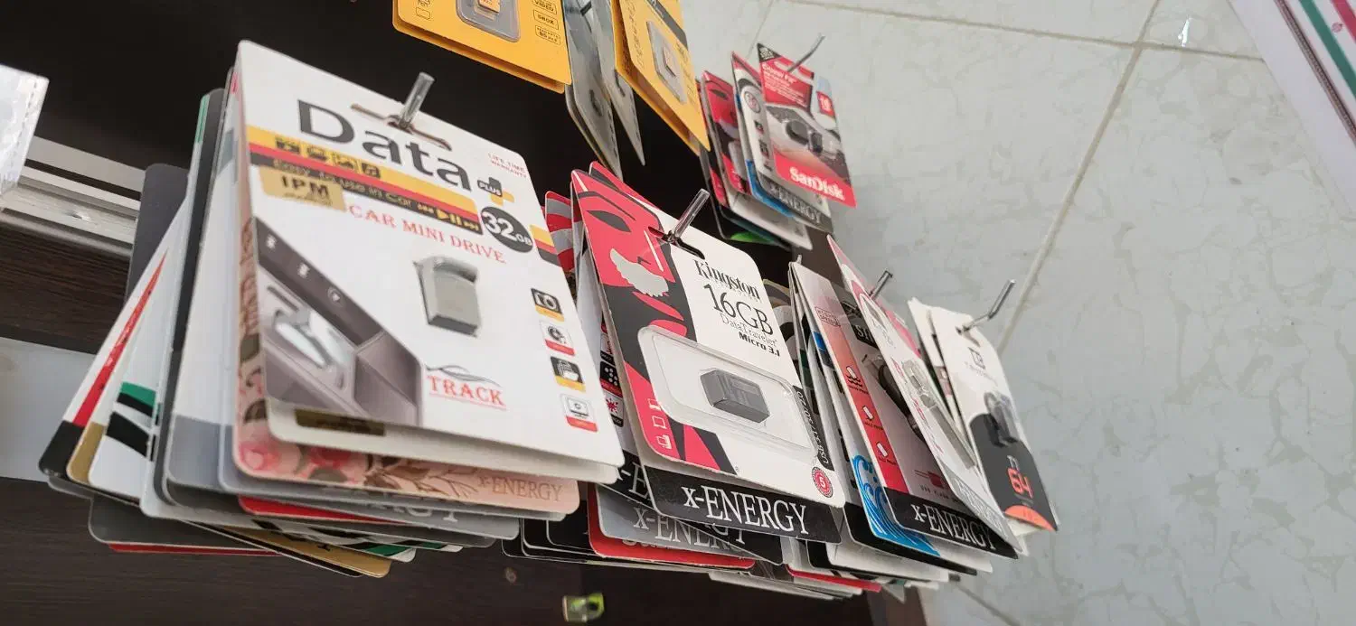 تعدای لوازم جانبی به صورت یکجا|لوازم جانبی موبایل و تبلت|هشتگرد, شهرک ولیعصر (مصلی)|دیوار