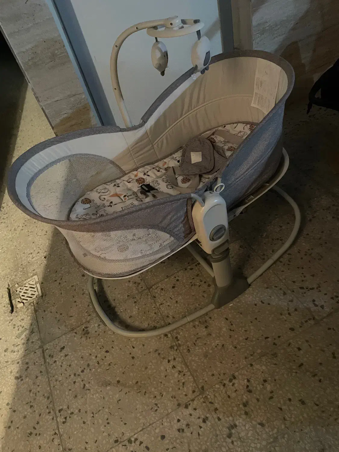 گهواره|تخت و سرویس خواب|شیراز, سیلو|دیوار