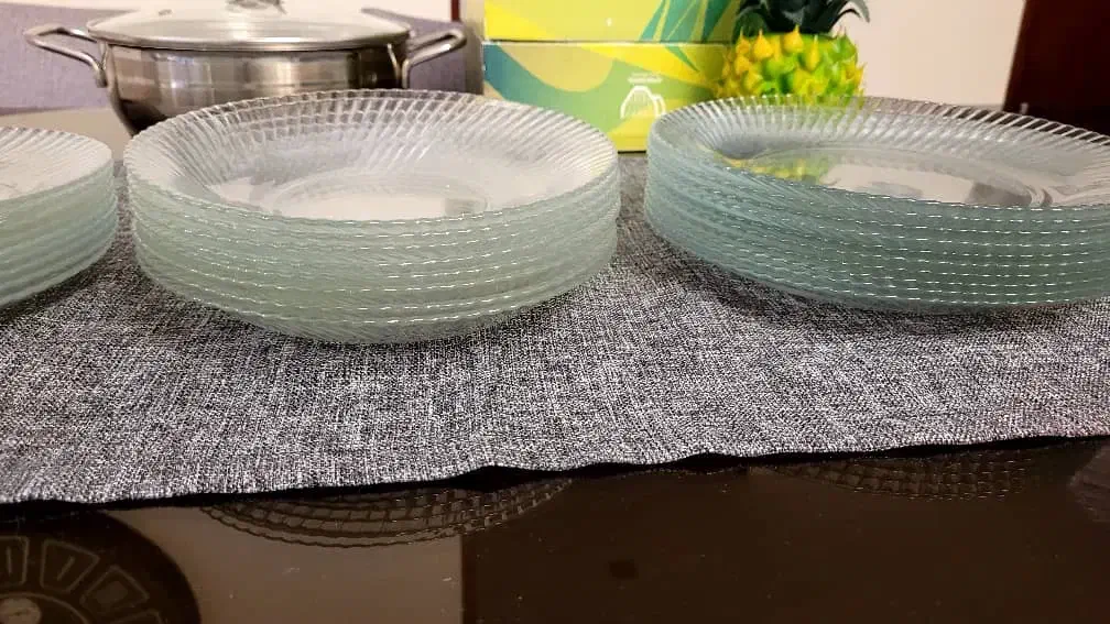 تعدادی ظرف و خرده ریزه فروش یا معاوضه ...|ظروف سرو و پذیرایی|تهران, شهرک چیتگر|دیوار