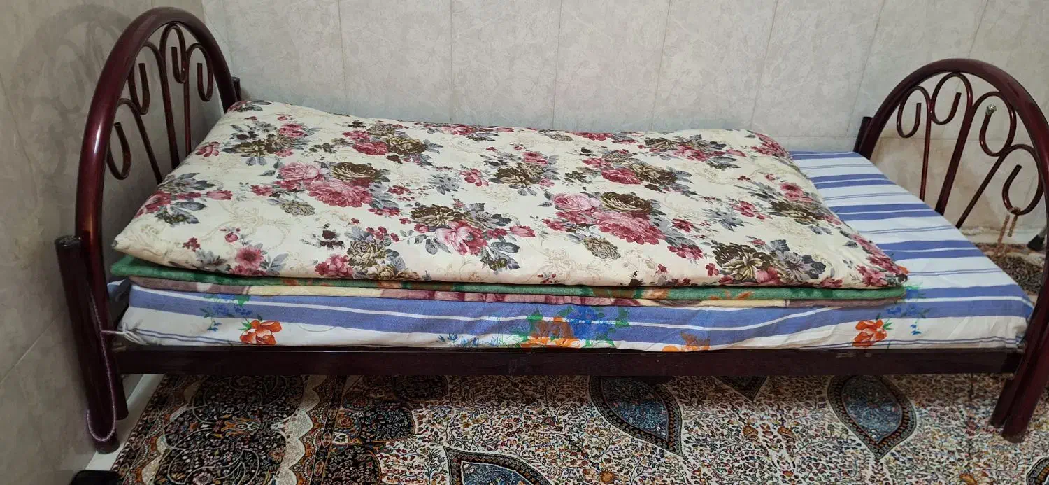 تخت یک نفره سالم سالم|تخت و سرویس خواب|قم, نیروگاه|دیوار