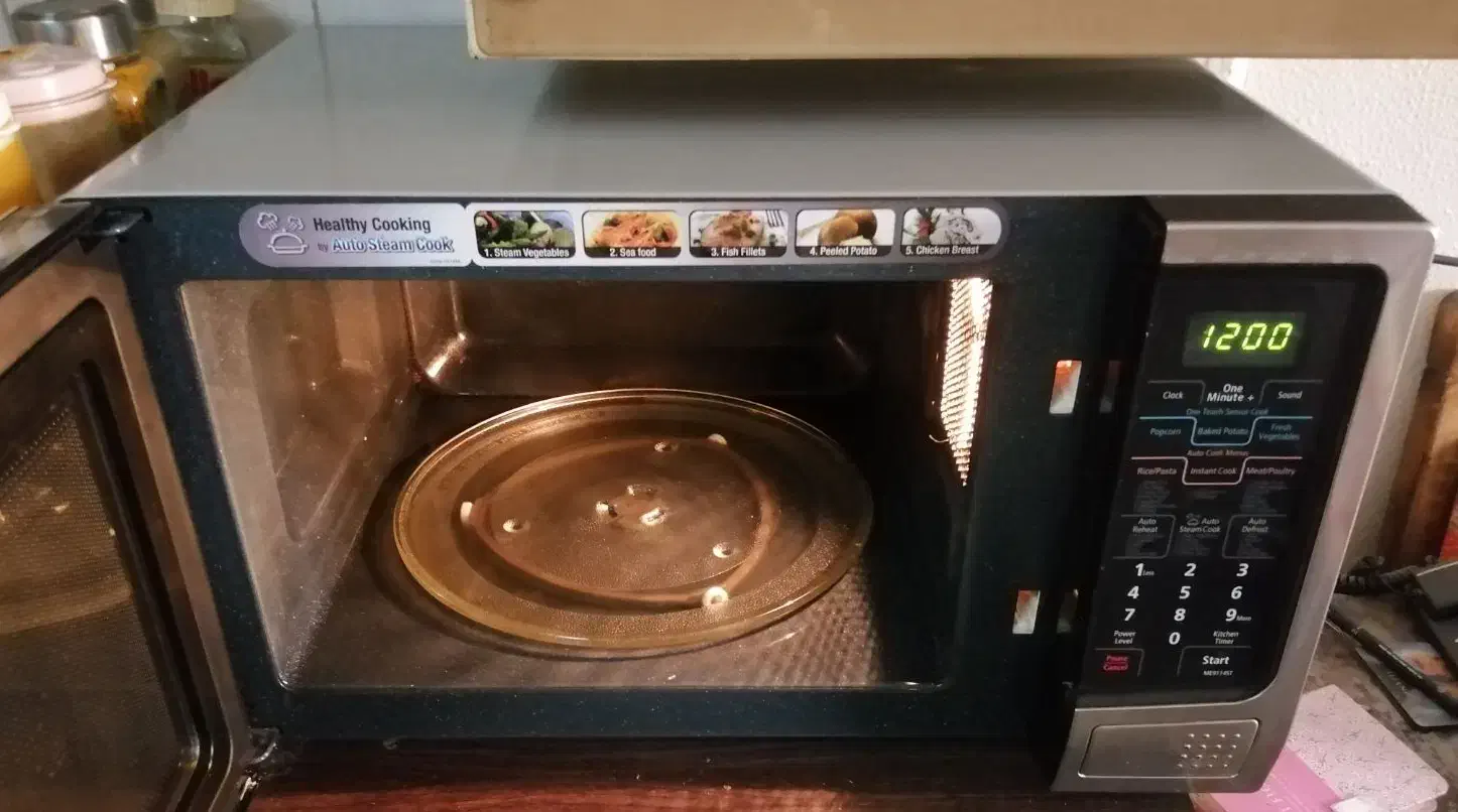 مایکروویو، میوه خشک کن، چرخ خیاطی، صندلی راک|اجاق گاز و لوازم برقی پختوپز|شاهینشهر, عطار|دیوار