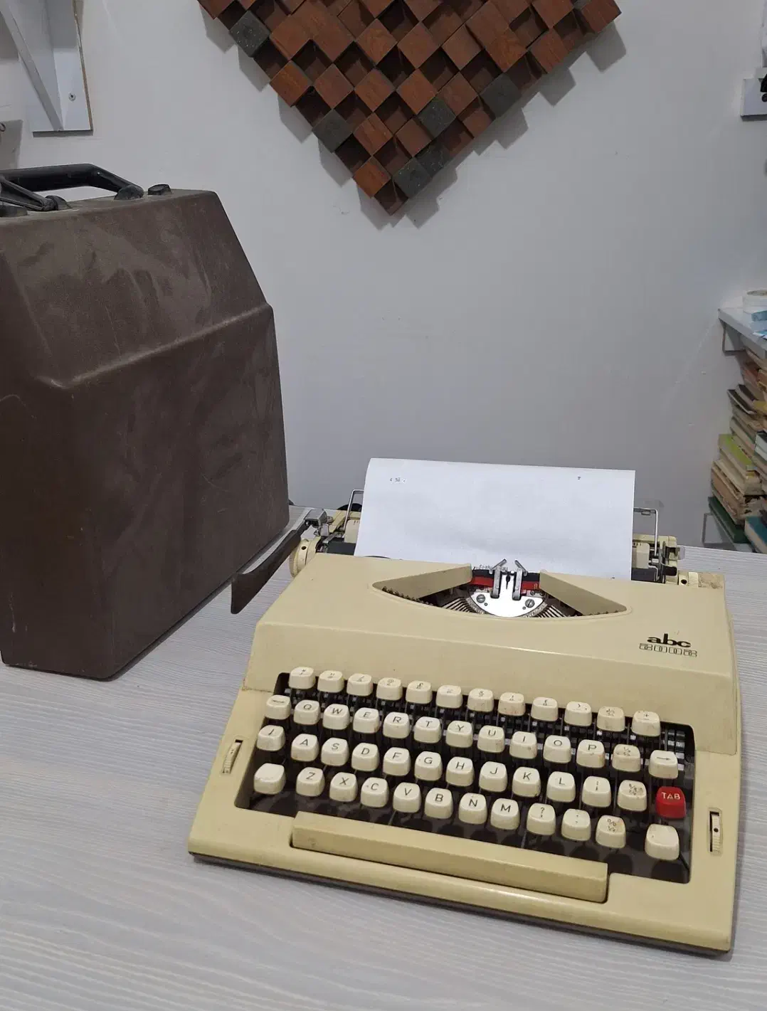 ماشین تاپ و عایق صدا|کلکسیون اشیاء عتیقه|کلاله, |دیوار