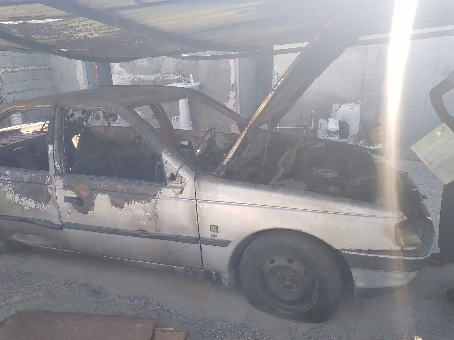 فروش پژو ۹۱ بدنه سوخته  موتور گیربکس سالم|خودرو سواری و وانت|کهنوج, |دیوار