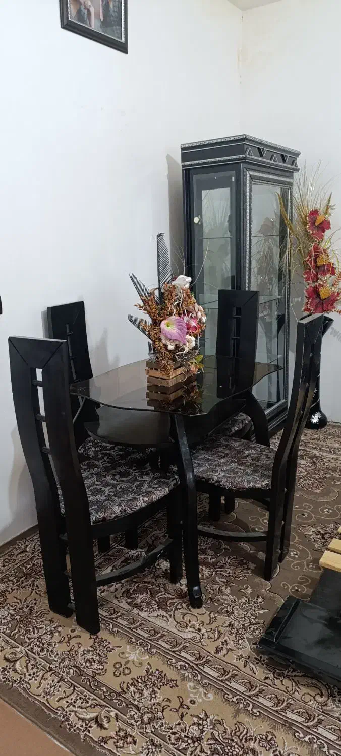 گنجه و میز ناهار خوری|میز و صندلی غذاخوری|تربتحیدریه, فردوسی جنوبی|دیوار