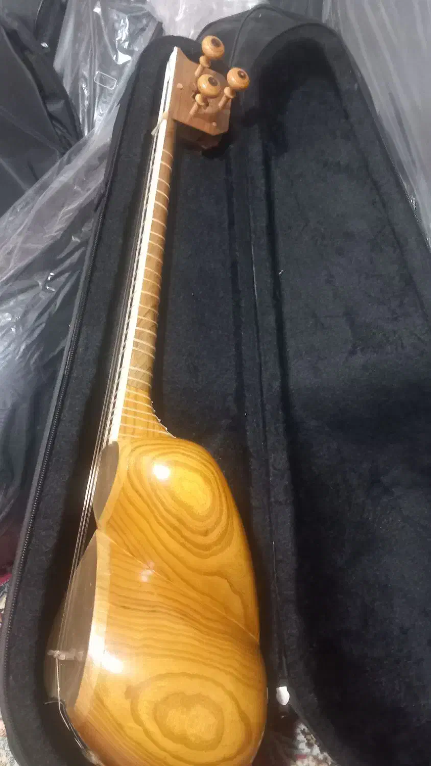 تار الگو یحیی|سازهای سنتی|ملایر, |دیوار