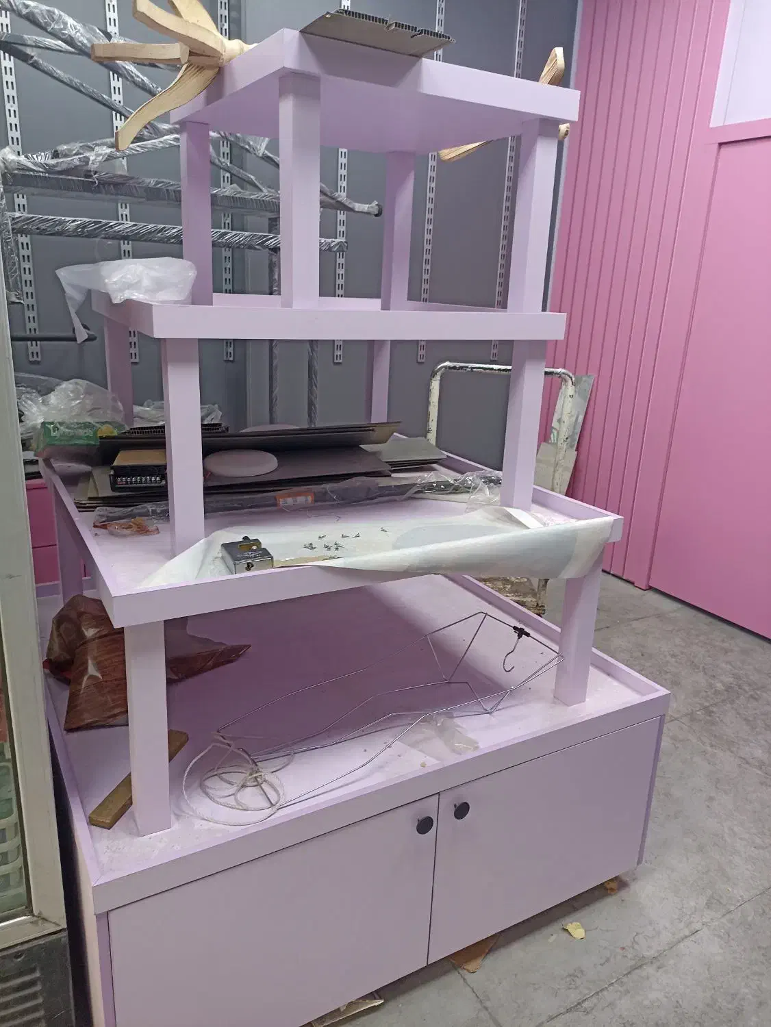 قفسه کمد دار با شلف وجدا میز مهد|کتابخانه، شلف، قفسه‌های دیواری|تهران, اختیاریه|دیوار