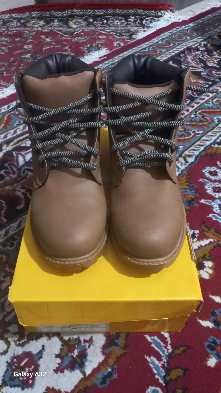 نیم پوت|کیف، کفش، کمربند|زرقان, |دیوار