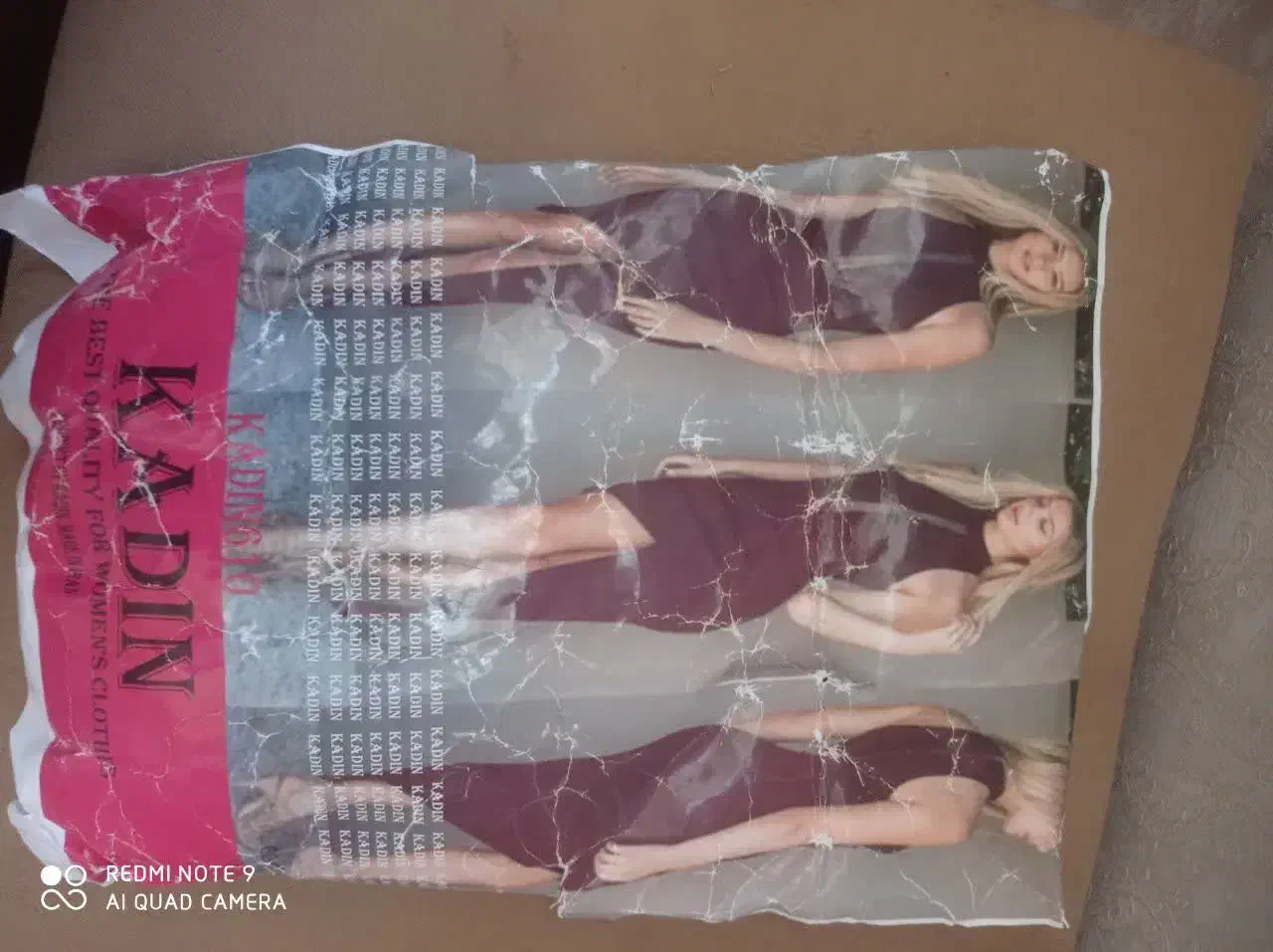 فروش تعداد کفش ولباس در حدنو|لباس|شیراز, شهرک سراج|دیوار