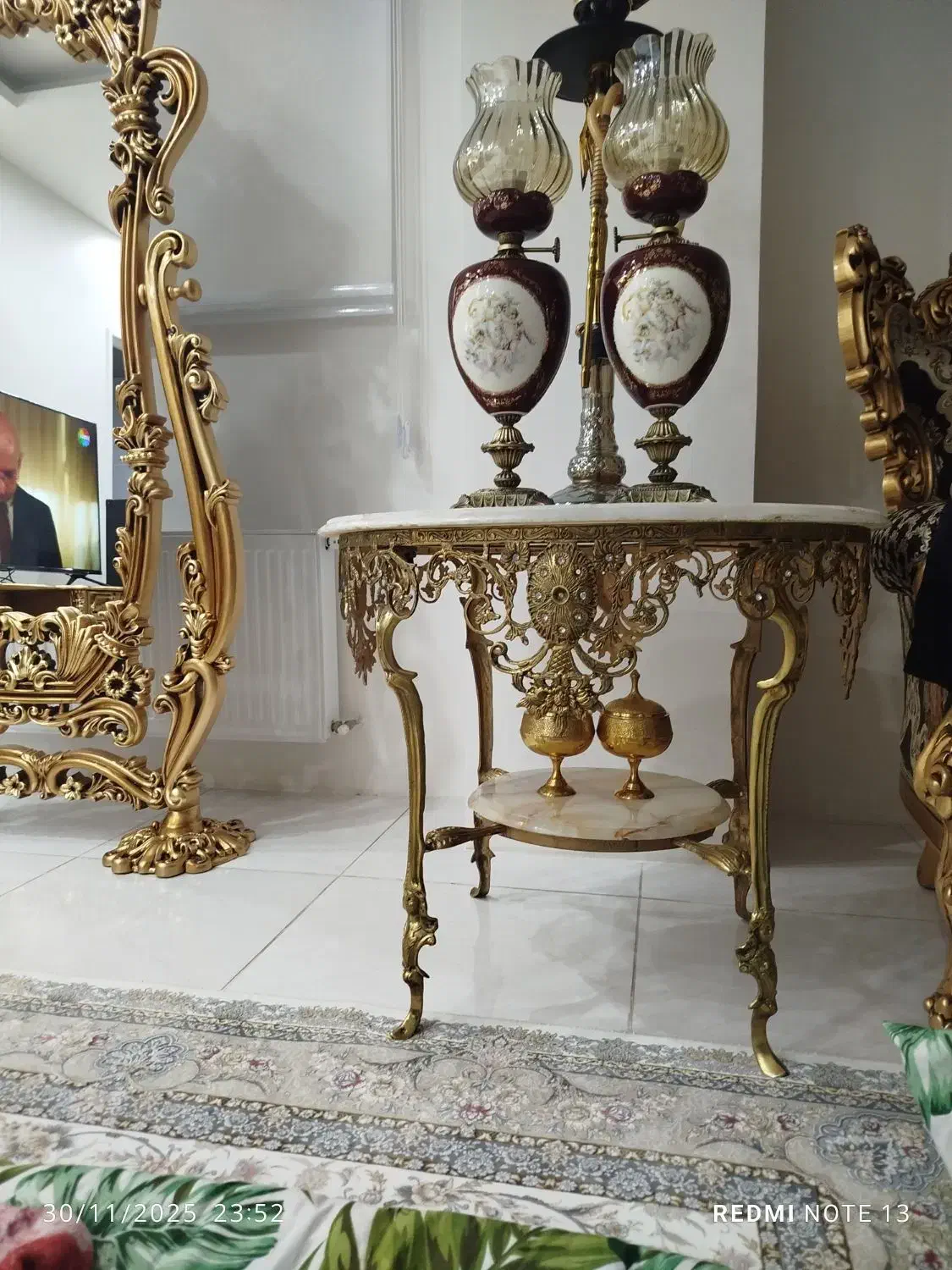 میز تمام برنز نگین دار|مبلمان خانگی و میز عسلی|تبریز, |دیوار