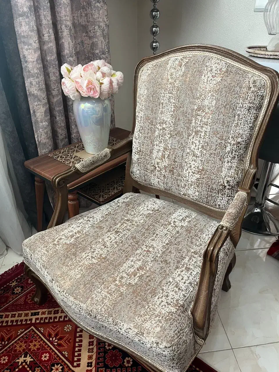 مبلمان چستر ومیز ناهار خوری|مبلمان خانگی و میز عسلی|شاهین‌شهر, دهخدا|دیوار