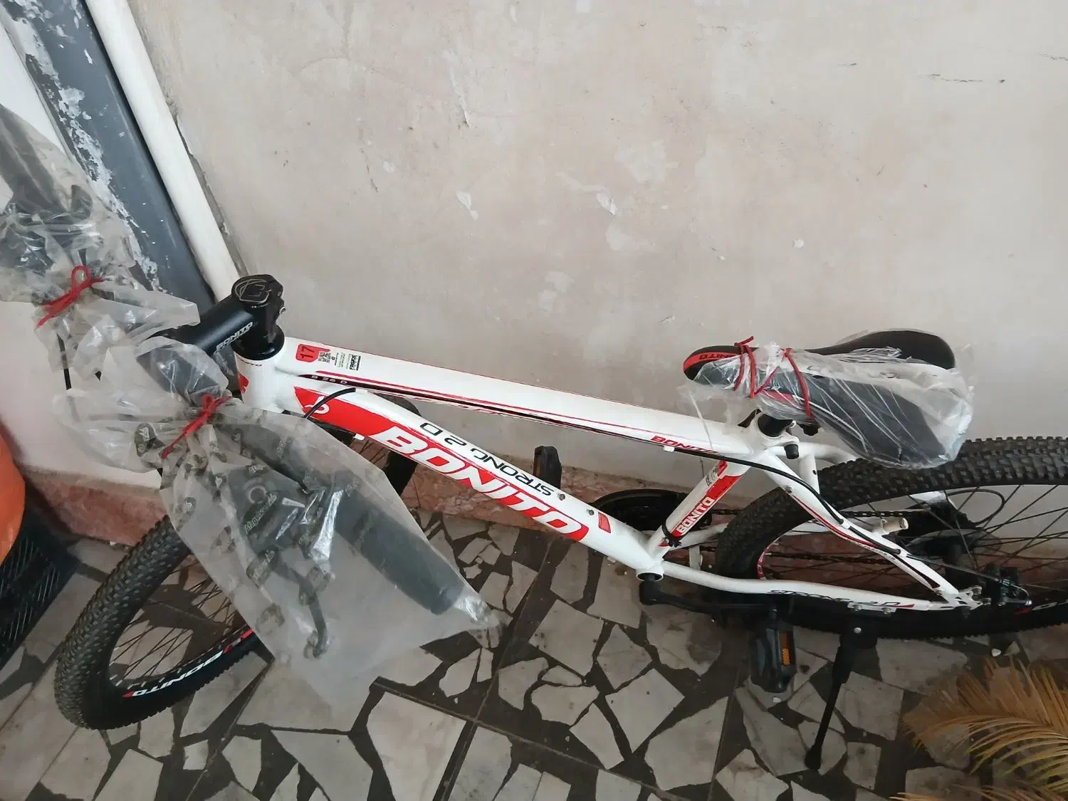 دوچرخه بونیتو ۲۶|دوچرخه، اسکیت، اسکوتر|صومعه‌سرا, |دیوار