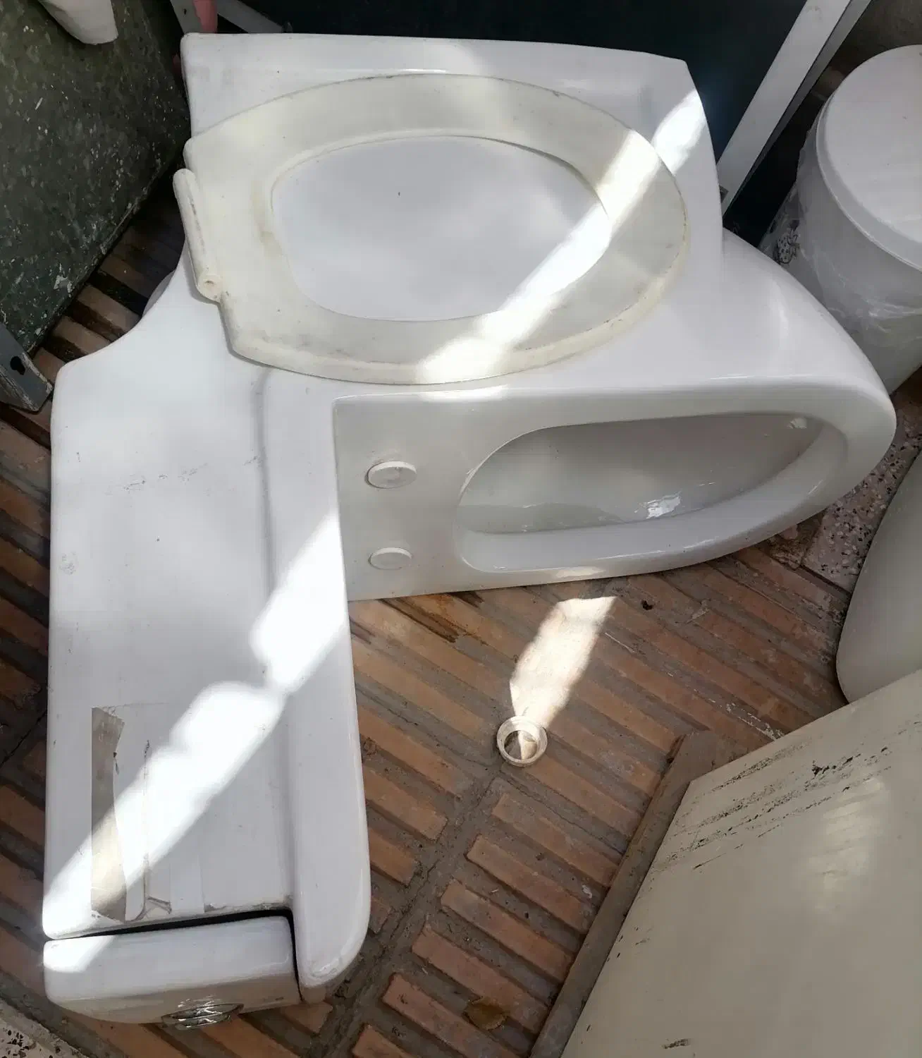 یک عدد یخچال ارج سالم و یک عدسشویی فرنگی نو|یخچال و فریزر|مشهد, شهرک لشکر (شهرک غرب)|دیوار