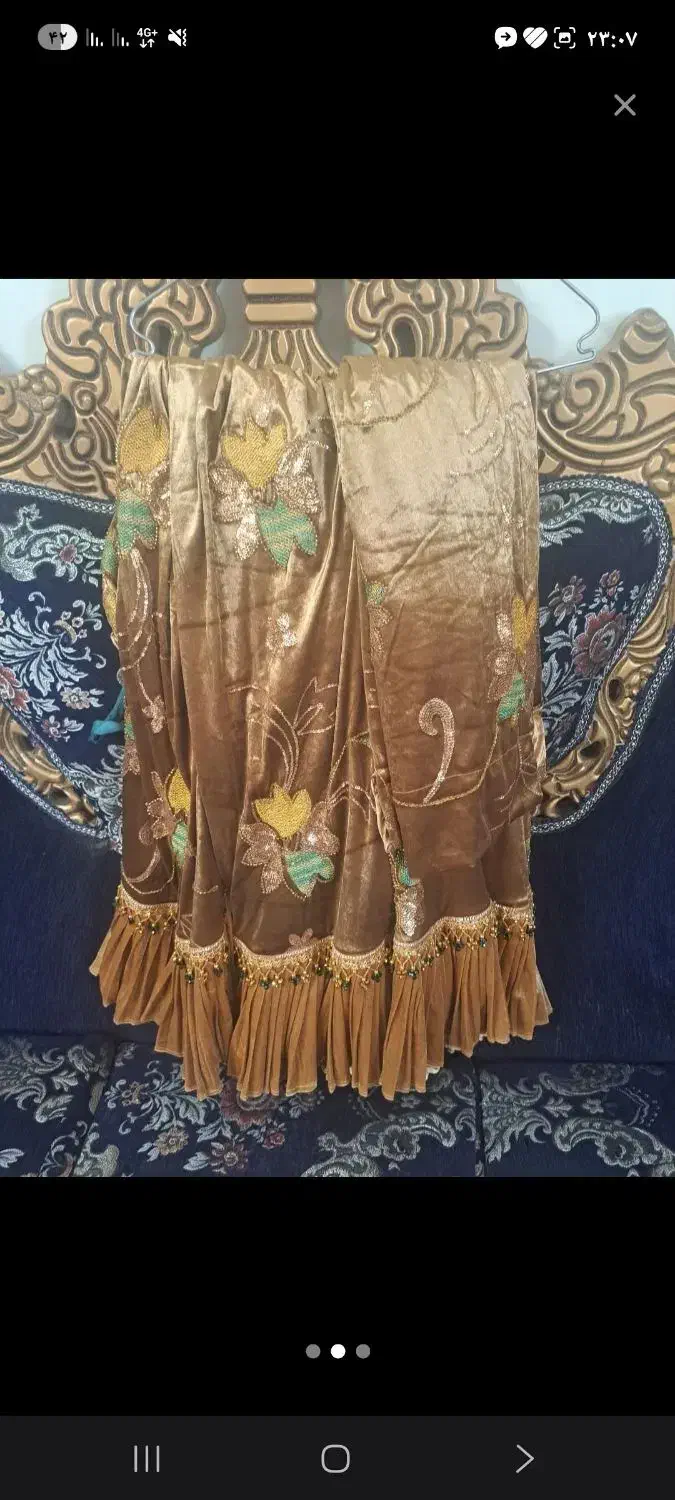 لباس محلی شیک فقط یه بارپوشیده شده|لباس|لردگان, |دیوار