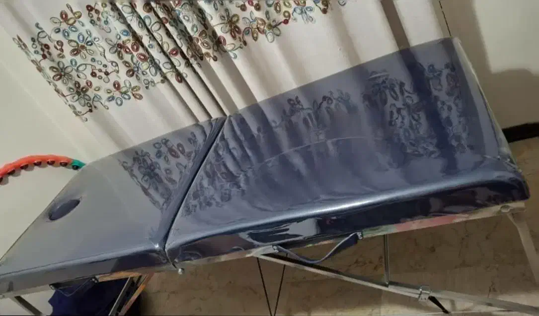 تخت ماساژ تاشو حرفه ای نو|آرایشگاه و سالن‌های زیبایی|لنگرود, |دیوار