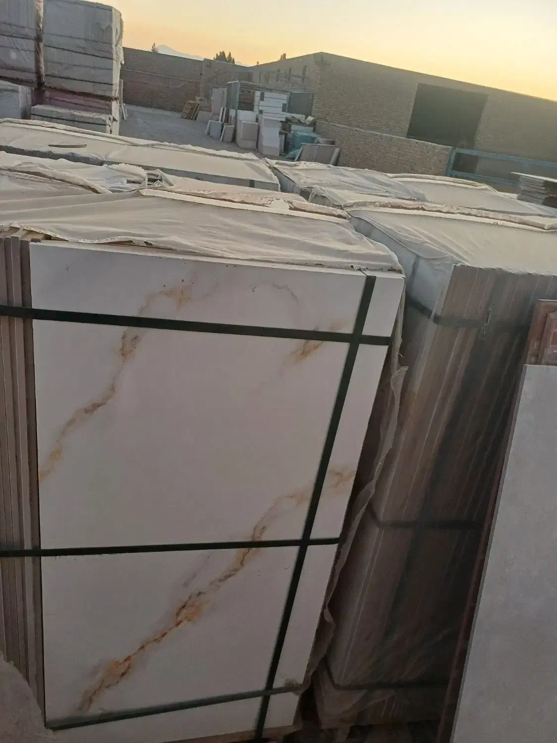 کاشی وسرامیک فله وکارتنی|مصالح و تجهیزات ساختمان|زارچ, |دیوار