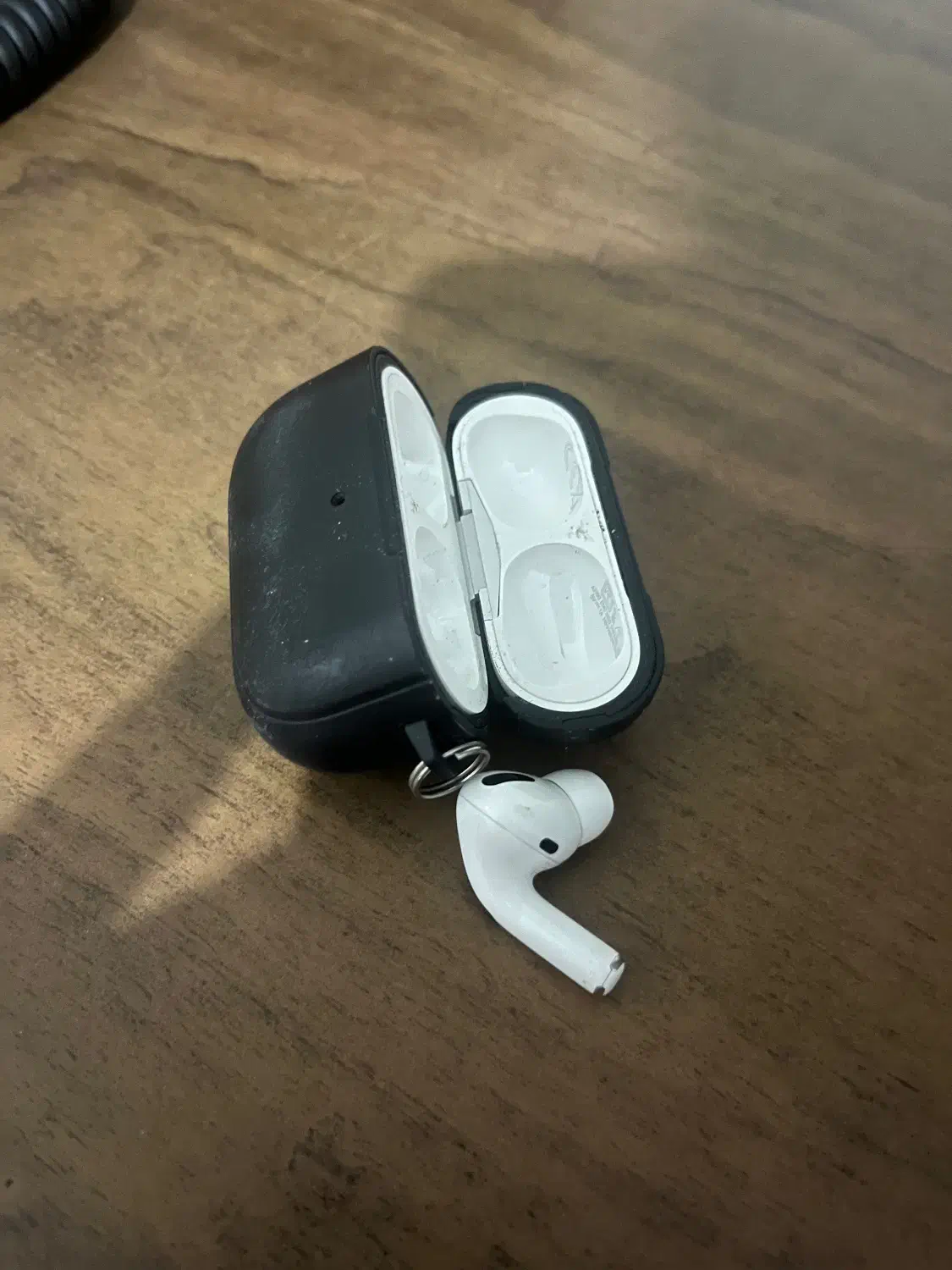 ایرپاد پرو سفید اصل(یک گوش گم شده است)|لوازم جانبی موبایل و تبلت|تاکستان, |دیوار